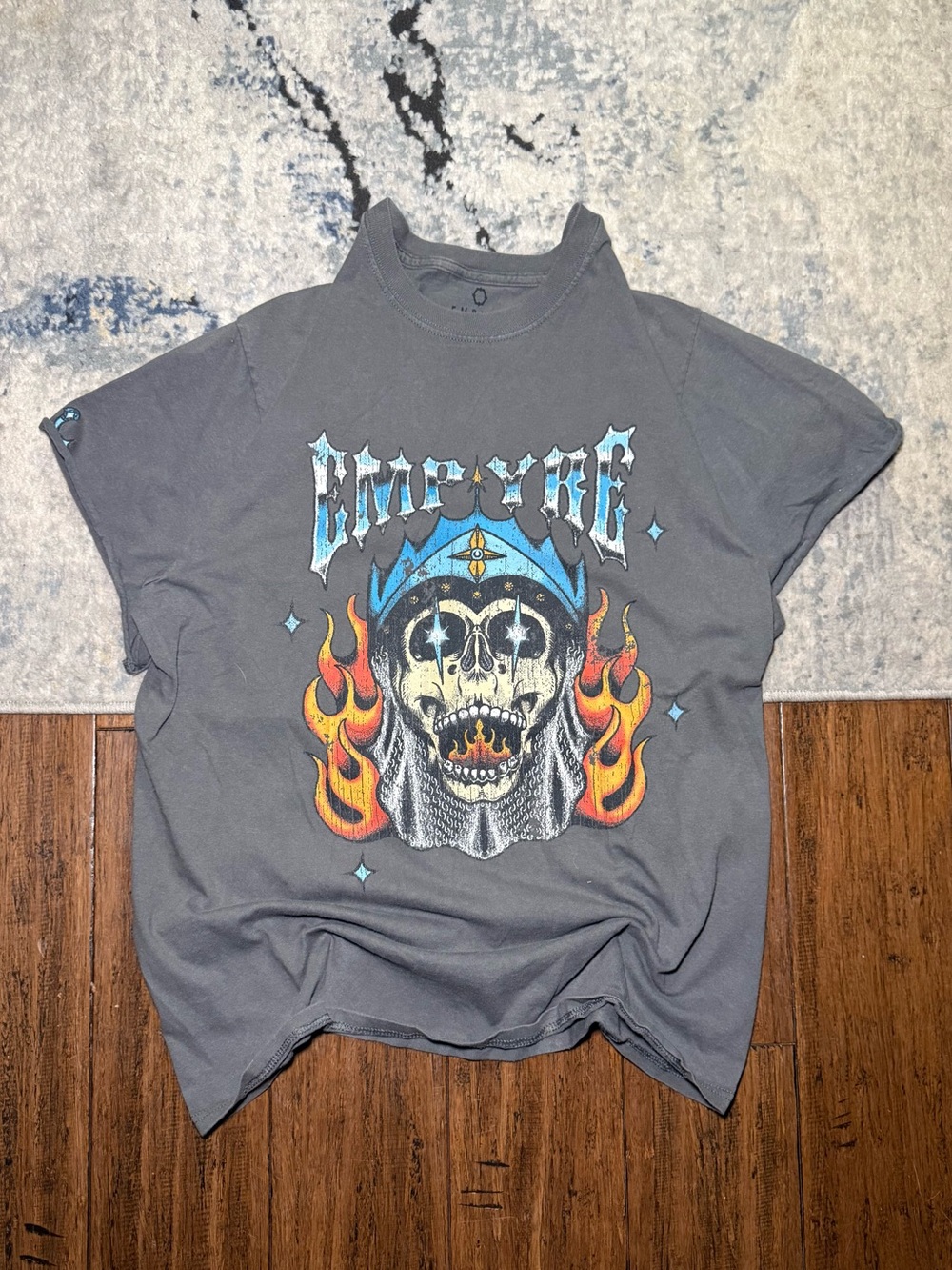 Empyre Fire Skull Graphic T-Shirt Gray – Men’s Large